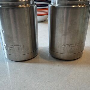 YETI Silver Rambler Pair missing  screw lids